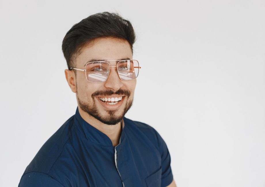 Męskie okulary korekcyjne: moda i funkcjonalność
