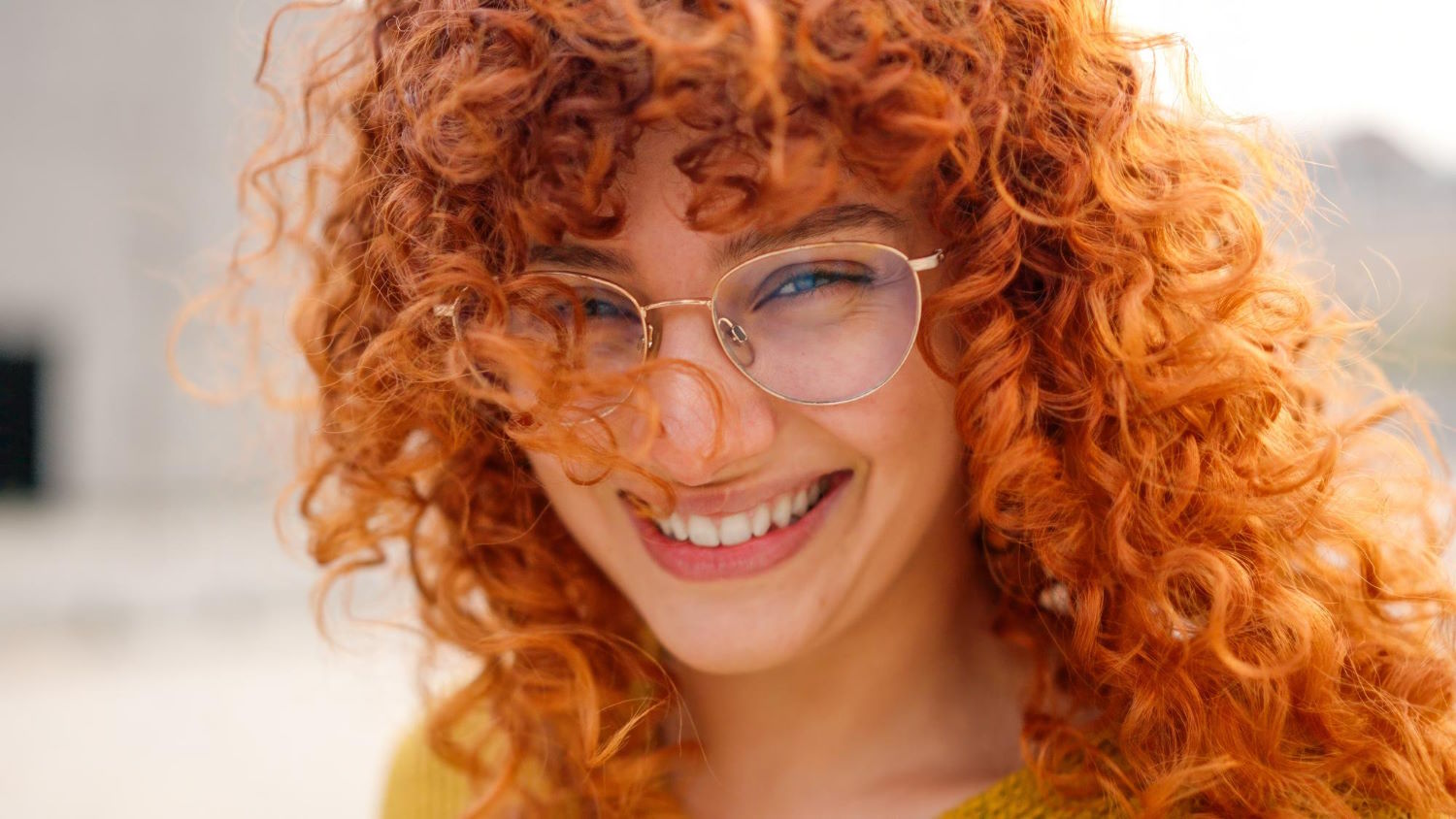 Błyskotliwe spojrzenie: Odkryj magię okularów Gucci dla kobiet